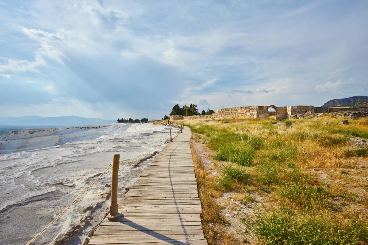 Ile kosztuje budowa domu w 2025 roku: aktualny kosztorys i jak go obniżyć